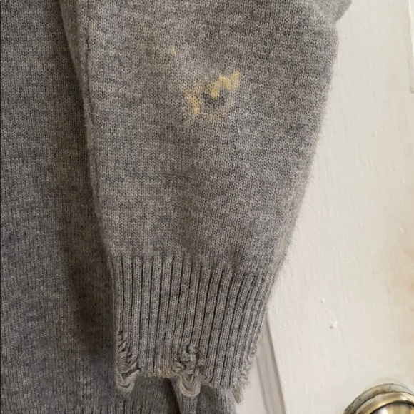 Distressed Sweater - Picture 4 of 4